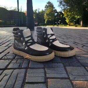 NIB Women's Universal Thread Kimber boots 11